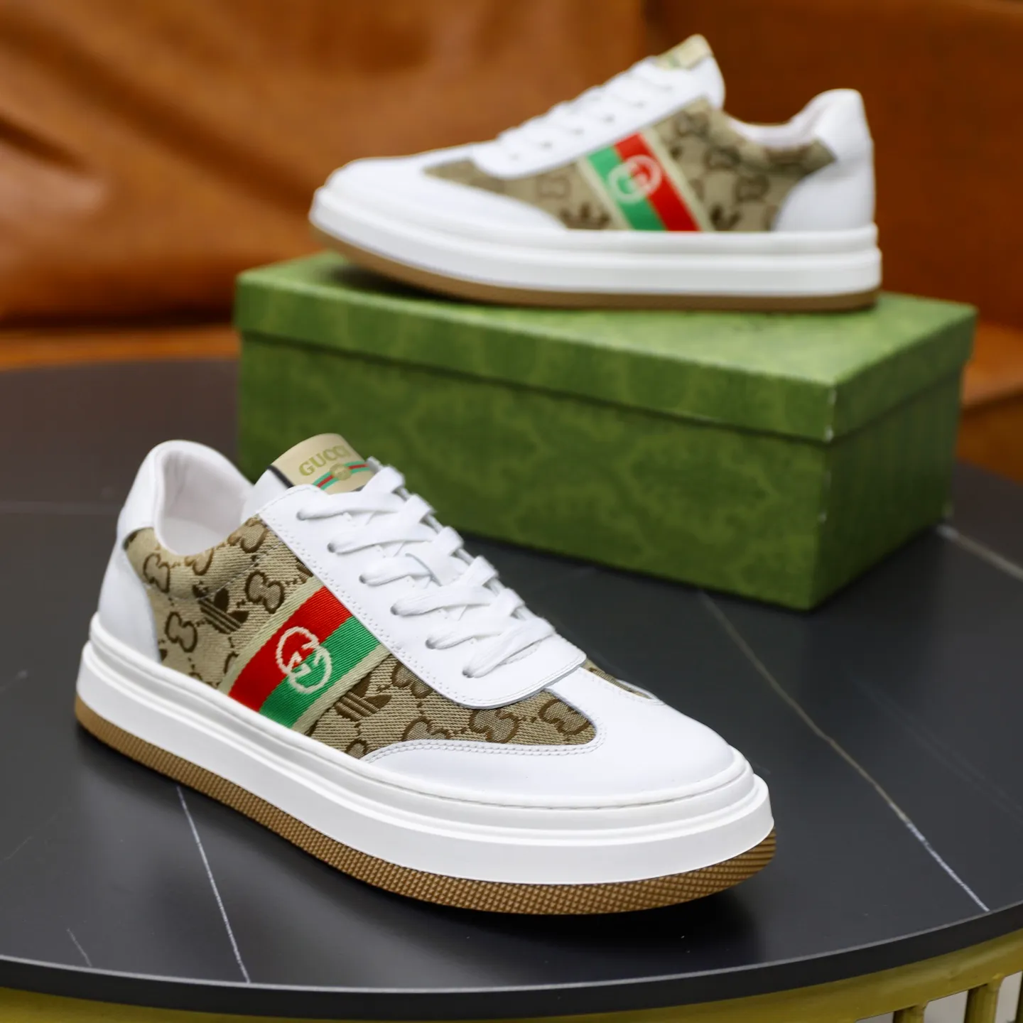 Ex-factory price: 420💰🙅‍♂️🙅‍♂️🙅‍♂️ Brand: GUCCI Standard code: 38–44 (45 can be customized) Grade: Same as the official website Material: Original cowhide fabric Comfortable pigskin lining Lightweight wear-resistant outsole Style category: Men's fashionable casual shoes and boots Running sneakers Distinguished luxury brand elements Top luxury Color: actual picture color